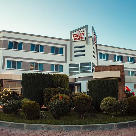 Celly Hotel Piteşti Buitenkant foto