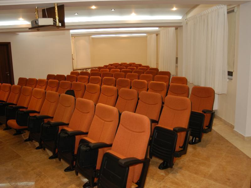 Celly Hotel Piteşti Buitenkant foto